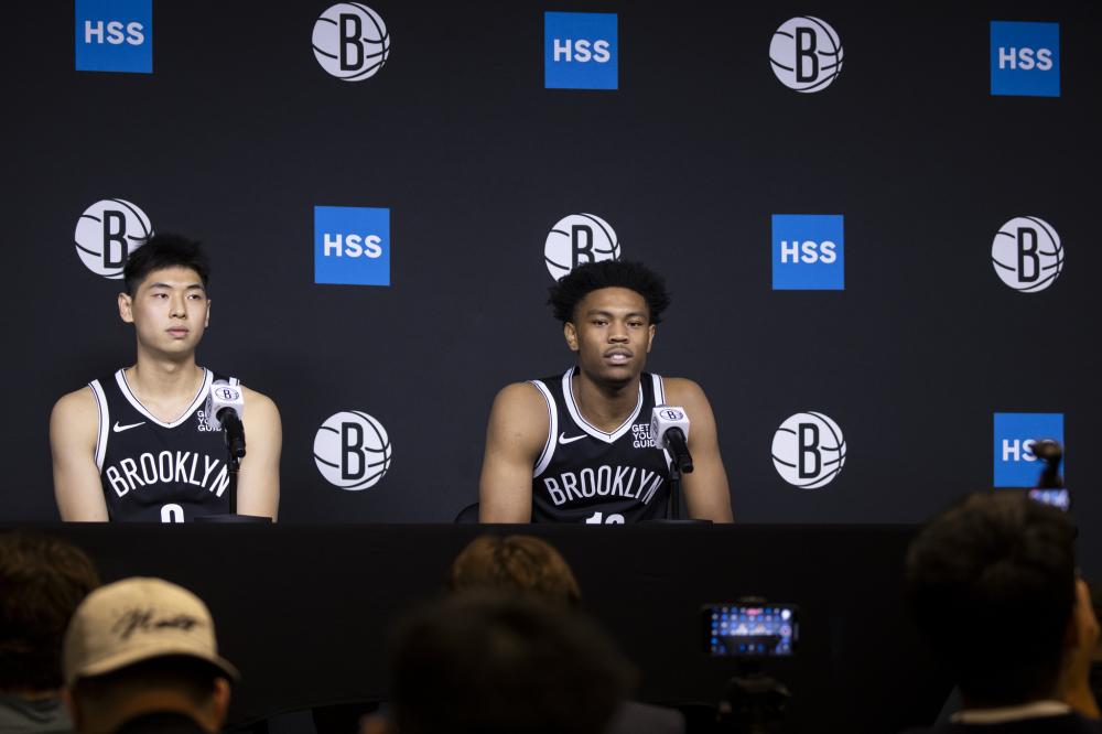 赛中的一个 赛中的一个