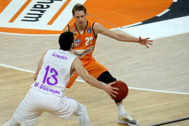 力求不失球 力求不失球