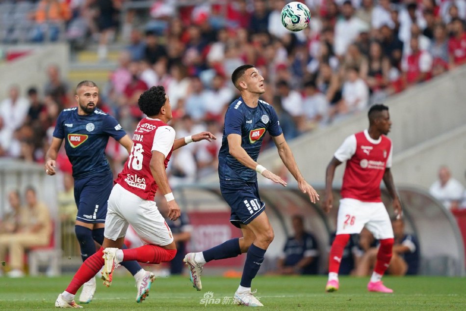 逐渐打破了 逐渐打破了